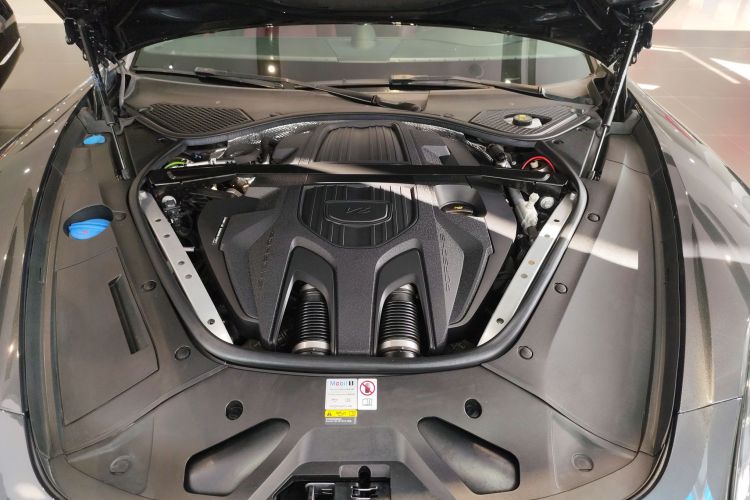 保时捷 2023款 Panamera 2.9T机舱底盘24