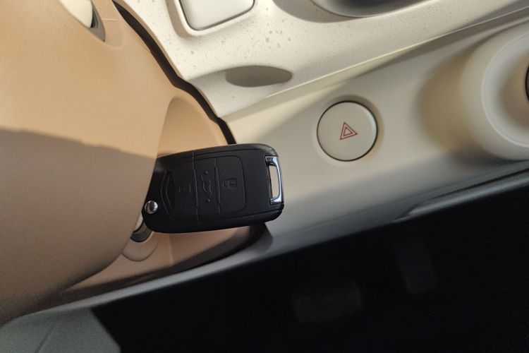 五菱汽车 宏光MINIEV 2024款 第三代 215km 青春版中控内饰7001