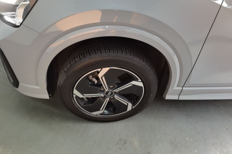 奥迪Q2L e-tron 2022款 Q2L e-tron 纯电智享型车身外观6007