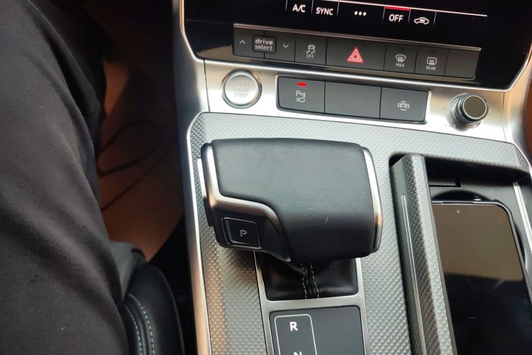 奥迪A6L 2019款 45 TFSI 臻选动感型局部细节18