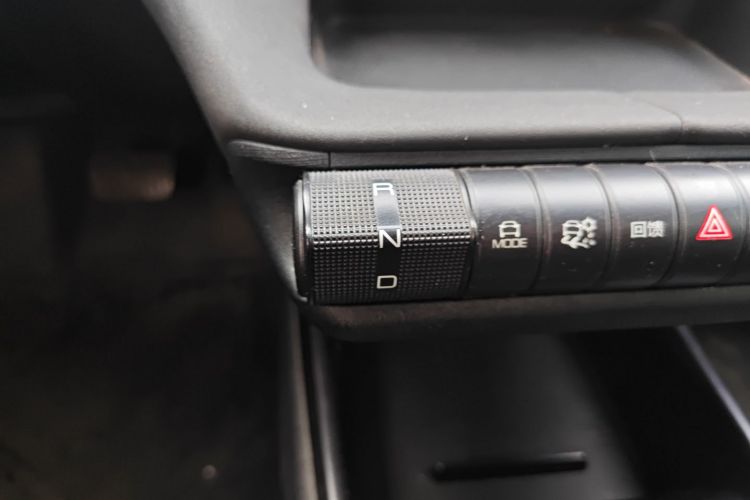 比亚迪 海豚 2024款 荣耀版 420km 时尚版中控内饰18