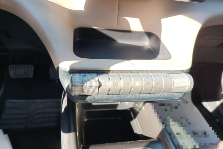 比亚迪 海豚 2023款 420km 时尚版中控内饰18