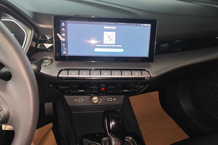 名爵 MG5 2023款 180DVVT CVT豪华版中控内饰16