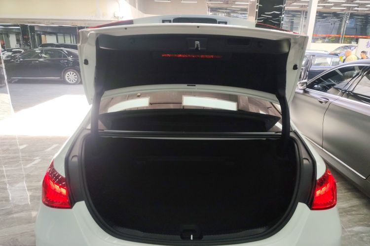 奔驰C级 2022款 C 200 L 运动版局部细节23