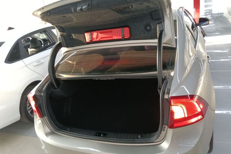 沃尔沃S60 2016款 S60L T4 智远版机舱底盘23