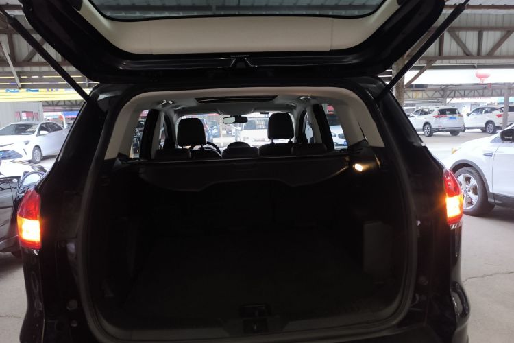 福特 翼虎 2013款 1.6L GTDi 两驱风尚型机舱底盘23