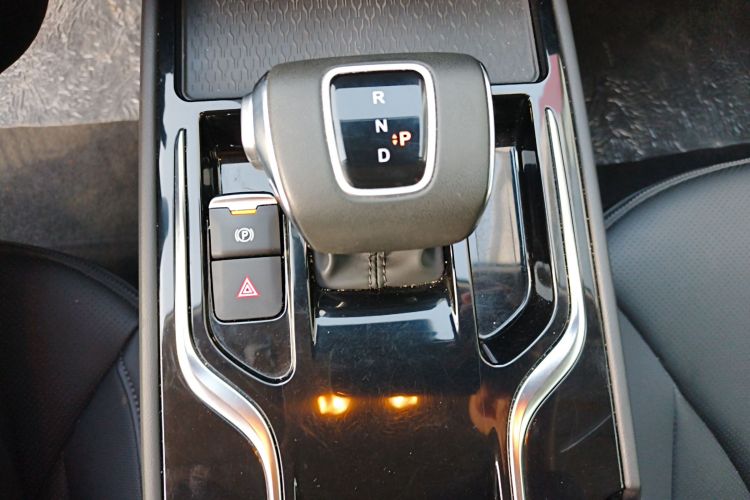 红旗E-QM5 2023款 改款 基础出行版中控内饰18