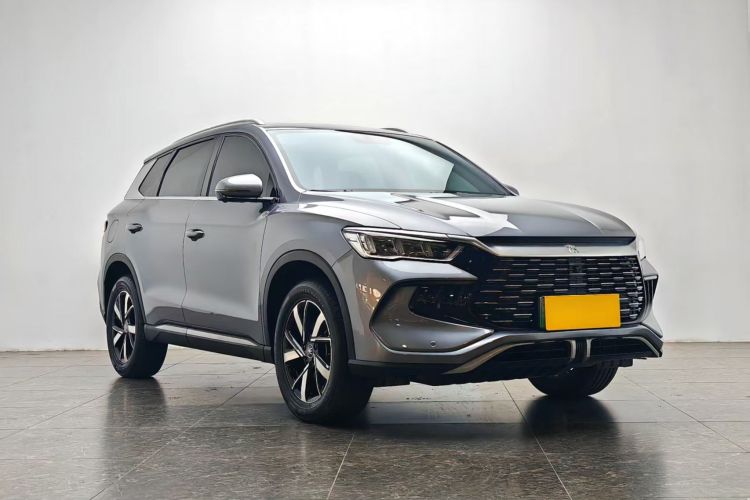 比亚迪 宋Pro新能源 2023款 冠军版 DM-i 71KM领先型车身外观3