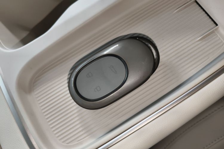 蔚来ES6 2023款 75kWh中控内饰7001