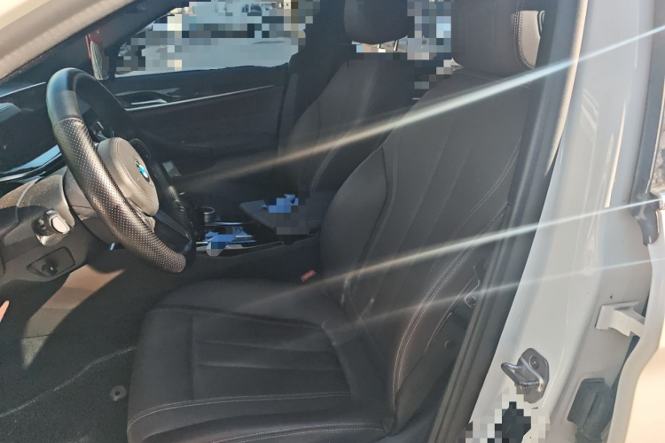 宝马5系 2019款 525Li M运动套装中控内饰19