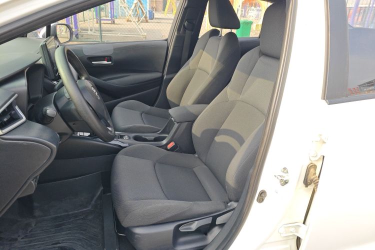 丰田 雷凌 2022款 改款 TNGA 1.5L CVT进取版中控内饰19