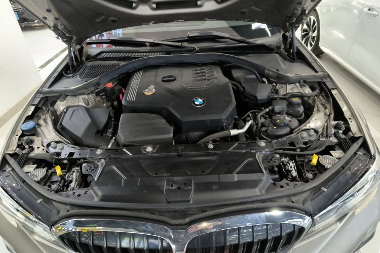 宝马3系 2021款 320Li M运动套装机舱底盘24