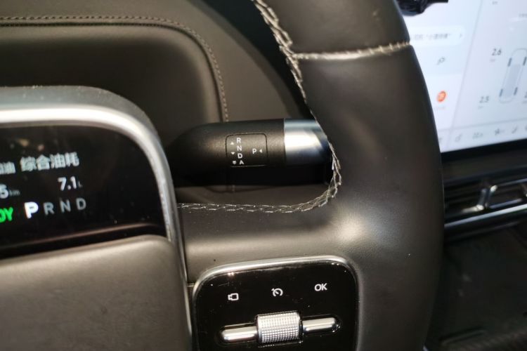 理想汽车 理想L9 2022款 Max中控内饰18