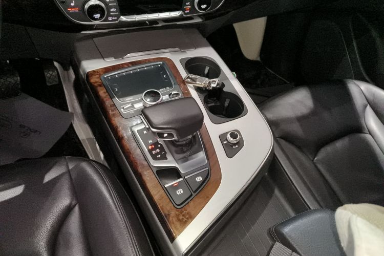 奥迪Q7 2018款 45 TFSI 技术型局部细节18