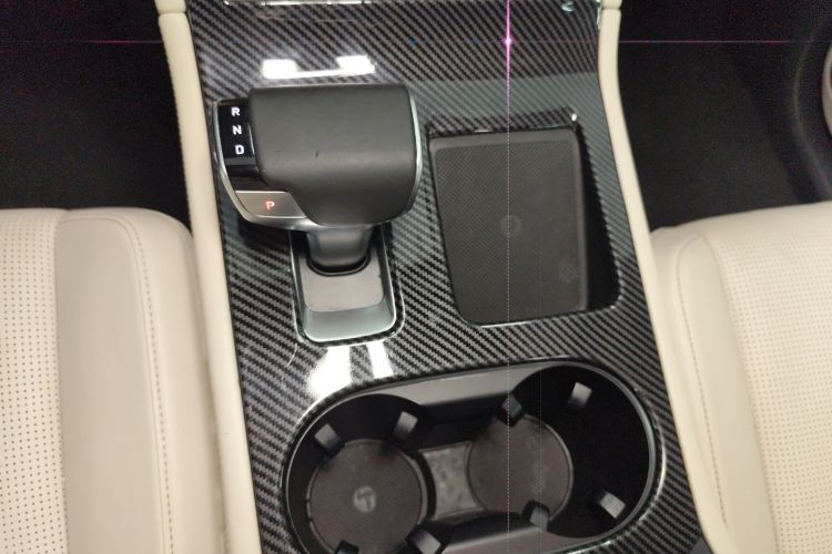 理想汽车 理想ONE 2020款 增程7座版中控内饰18