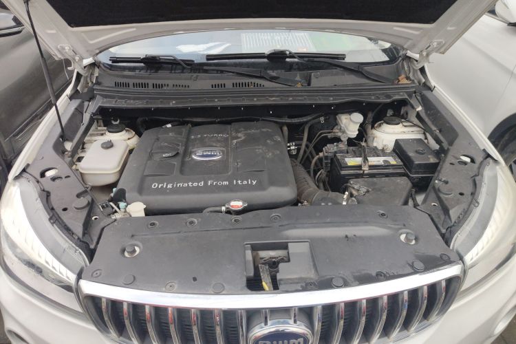 SWM斯威汽车 SWM斯威X7 2016款 1.5T 手动豪华型 7座机舱底盘24