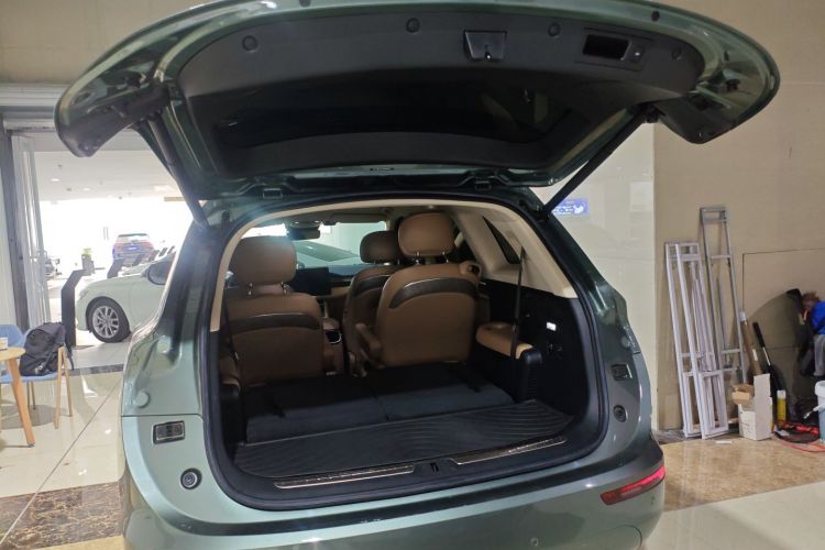 鸿蒙智行 问界M7 2022款 1.5T 四驱旗舰版机舱底盘23