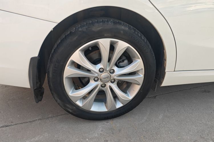 广汽传祺 传祺GA6 2016款 235T DCT精英版车身外观6008