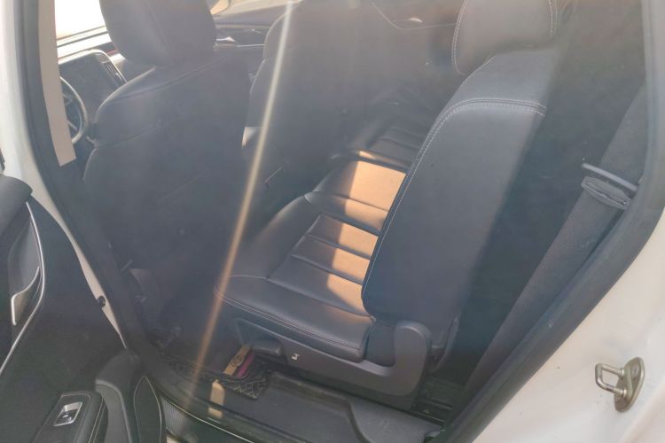 比亚迪 宋MAX 2017款 1.5T 自动智联豪华型 7座中控内饰21