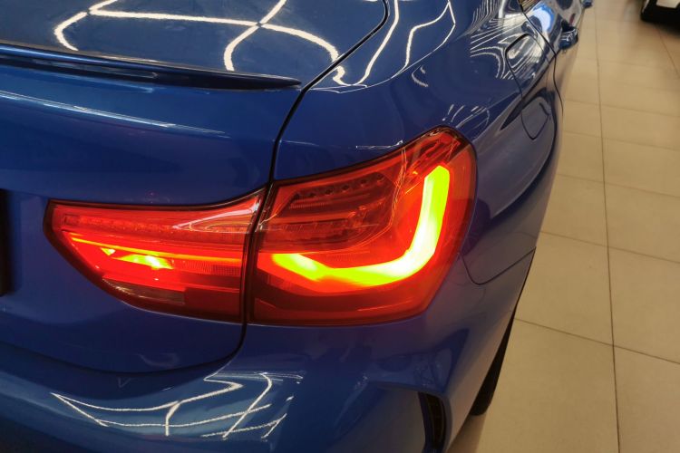 宝马1系 2021款 改款 120i M运动曜夜版车身外观9