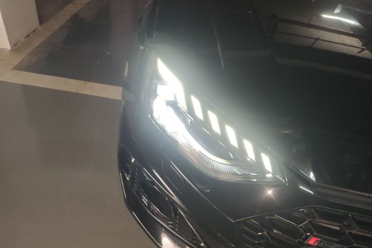 奥迪RS 4 2021款 RS4 Avant 黑曜版车身外观8