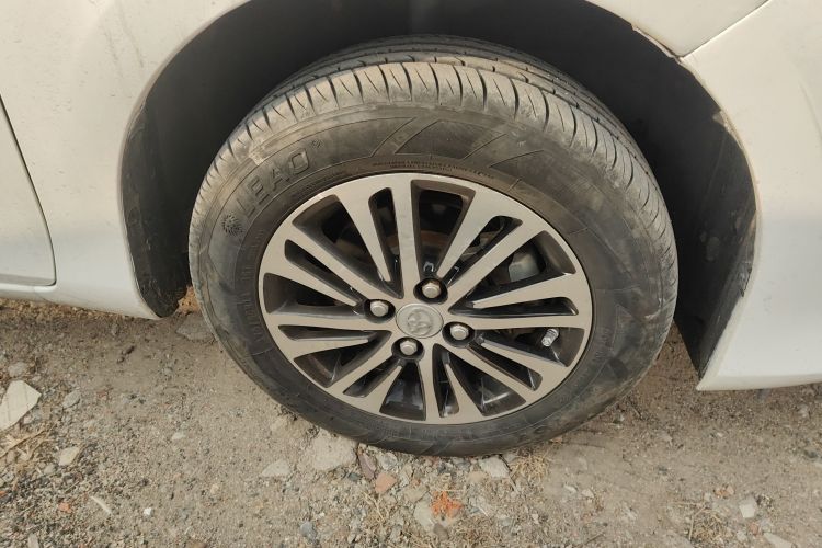 丰田 YARiS L 致炫 2016款 改款 1.3E 手动魅动版车身外观6007