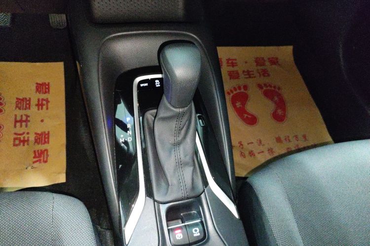 丰田 卡罗拉 2021款 1.2T S-CVT 精英版中控内饰18