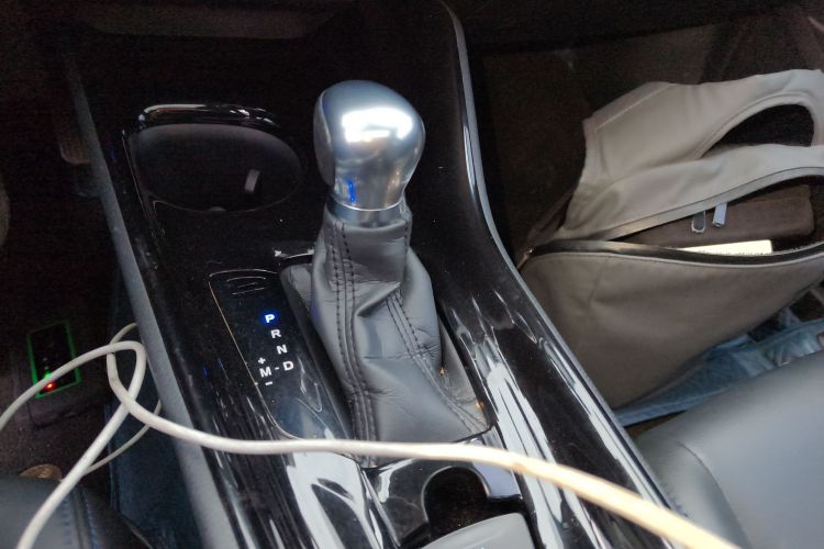 丰田C-HR 2021款 2.0L 豪华版中控内饰18