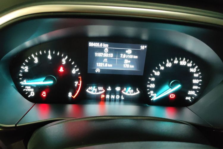 福特 福克斯 2020款 三厢 EcoBoost 180 自动锋潮型中控内饰14