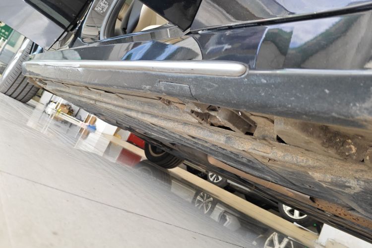 奔驰C级 2015款 C 200 L 运动型局部细节9001