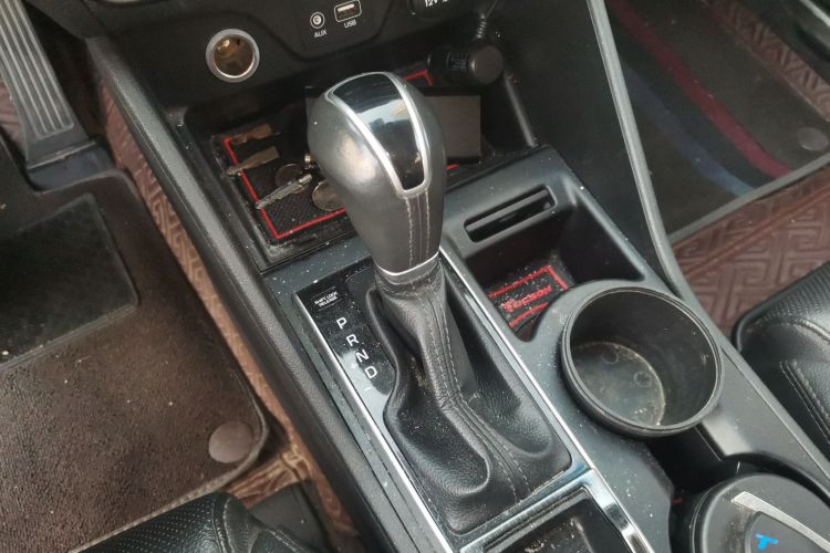 现代 途胜 2018款 1.6T 双离合两驱15周年特别版局部细节18