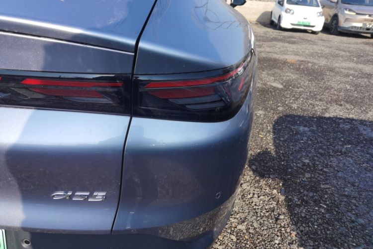 ARCFOX极狐 极狐 阿尔法S5 2025款 改款 560PRO 185kW车身外观9