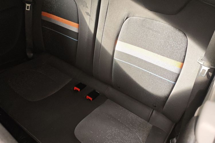 五菱汽车 宏光MINIEV 2020款 自在款 磷酸铁锂中控内饰7004