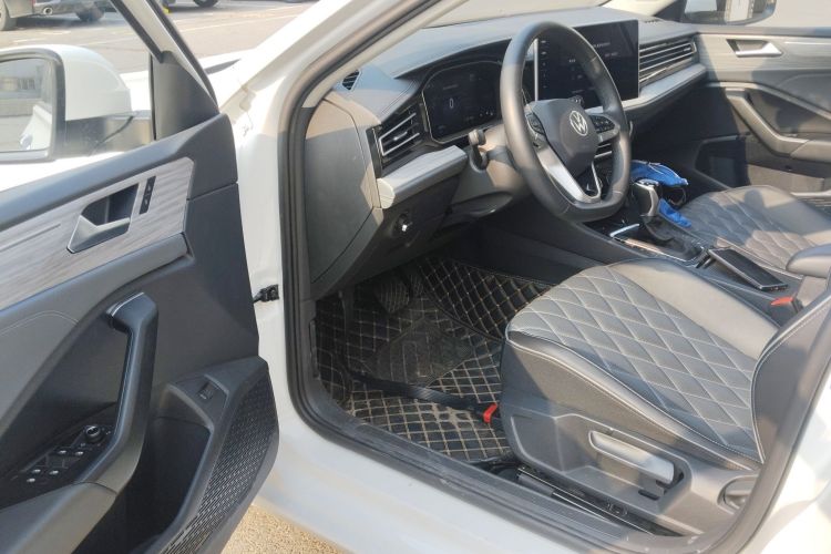 大众 速腾 2023款 300TSI DSG超越版中控内饰7003