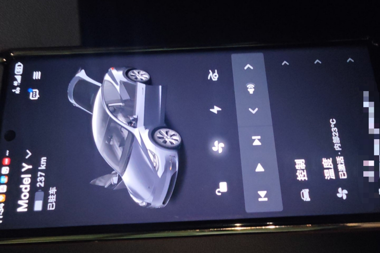 特斯拉 Model Y 2021款 长续航全轮驱动版中控内饰11