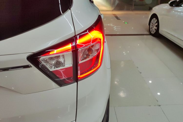 福特 翼虎 2018款 改款 EcoBoost 180 两驱豪翼型车身外观9