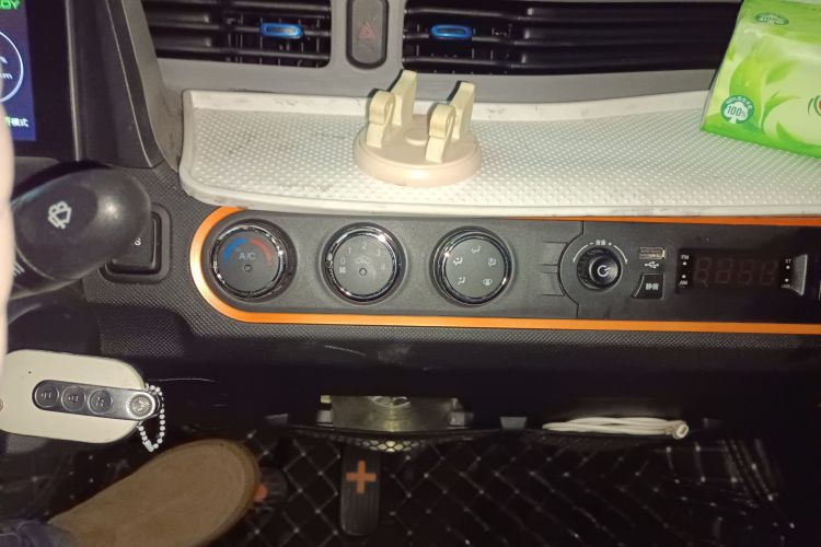 五菱汽车 宏光MINIEV 2022款 自在款 磷酸铁锂中控内饰16