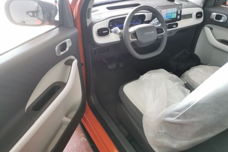 吉利银河 2025款 210km 熊猫骑士中控内饰19