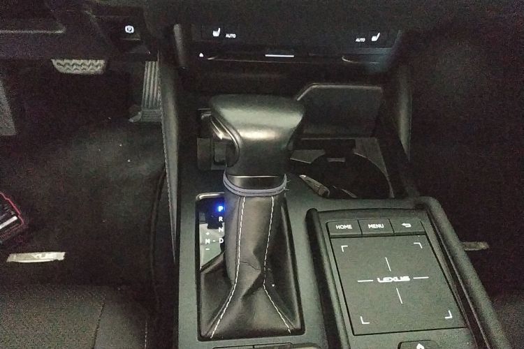 雷克萨斯ES 2020款 200 卓越版局部细节18