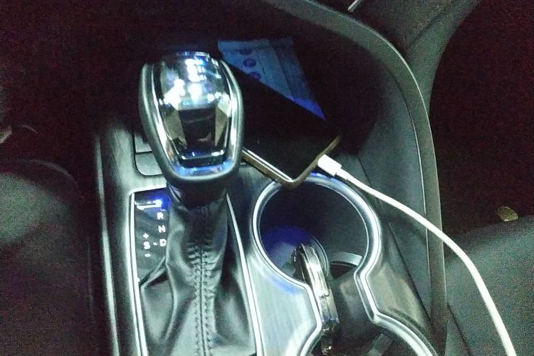 丰田 凯美瑞 2023款 2.5G 豪华版局部细节18