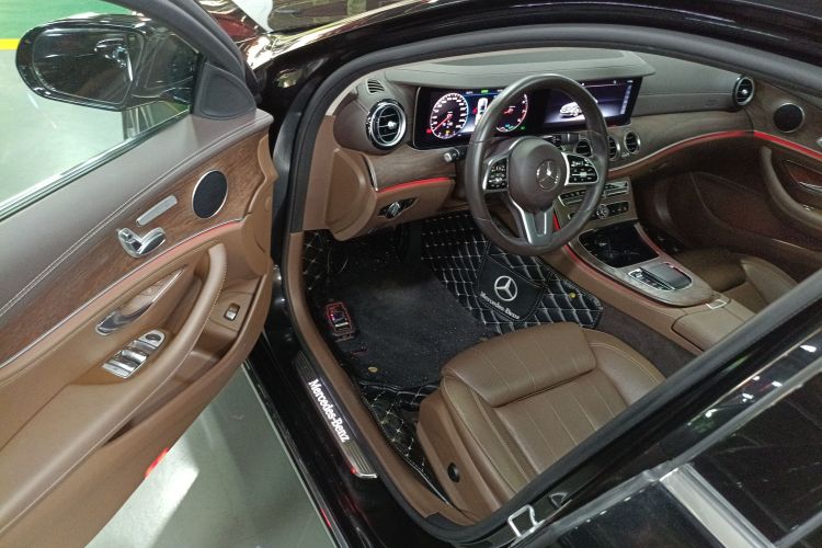 奔驰E级 2020款 改款 E 260 L中控内饰7003