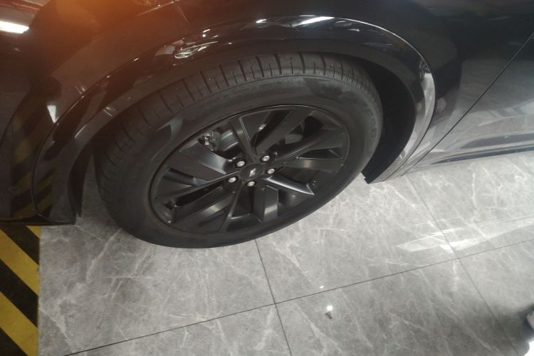 理想汽车 理想L7 2023款 Pro车身外观6007