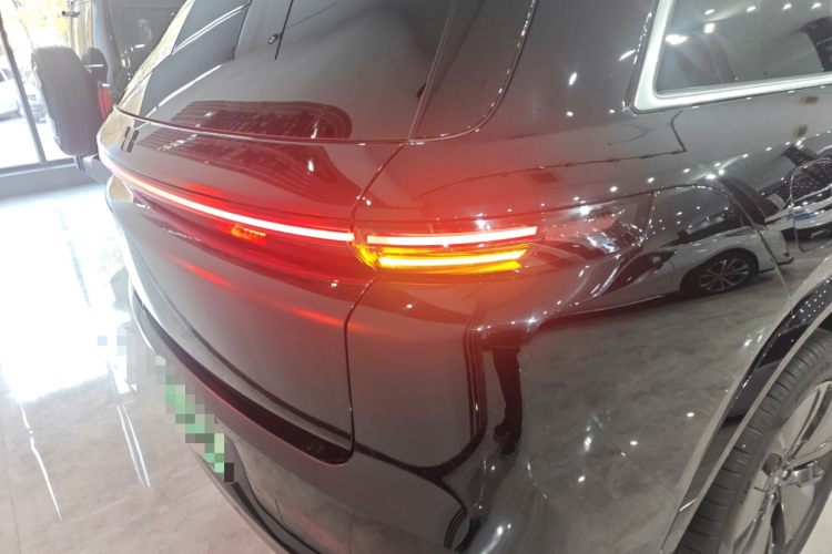 理想汽车 理想L8 2024款 Pro车身外观9