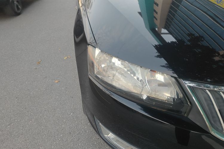 斯柯达 昕锐 2013款 1.6L 手动智选型车身外观8