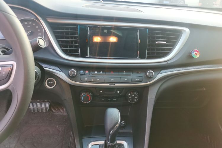 别克 英朗 2021款 改款 典范 1.5L 自动精英型中控内饰16