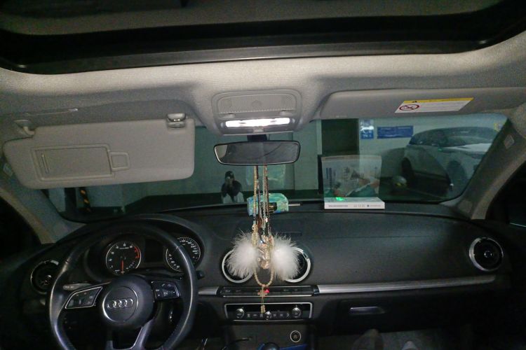 奥迪A3 2018款 30周年年型 Limousine 35 TFSI 运动型局部细节22