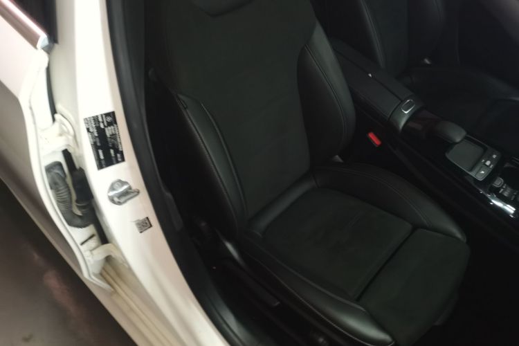 奔驰A级 2019款 改款 A 180 L 运动轿车局部细节41