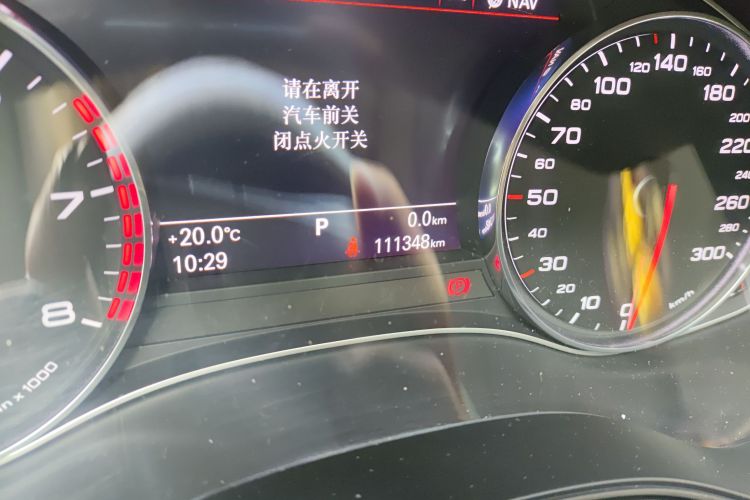 奥迪A6L 2017款 30 FSI 技术型中控内饰15