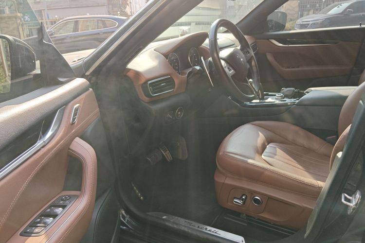 玛莎拉蒂 Levante 2022款 2.0T GT锋芒版中控内饰20
