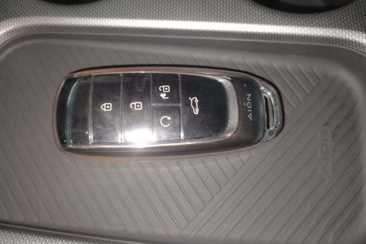 埃安 AION Y 2024款 Younger 星耀版中控内饰7001